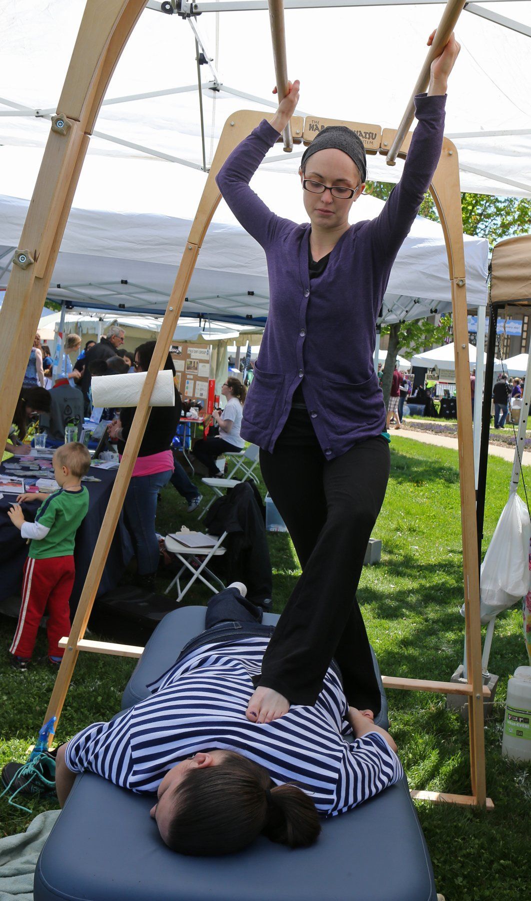 Crowds flock to Earth Day in Forest Park